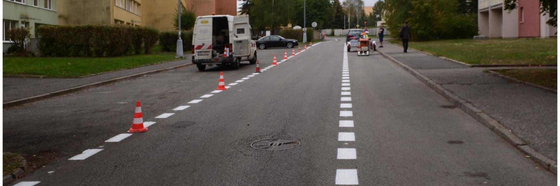 Ulice Mostecká a Děčínská - obnova vodorovného dopravního značení